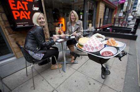 伦敦日本寿司店推出无人机上菜服务