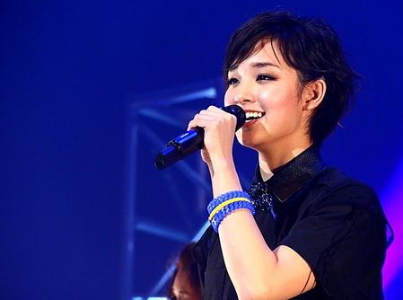 刚力彩芽现场唱功被批 自我感觉良好