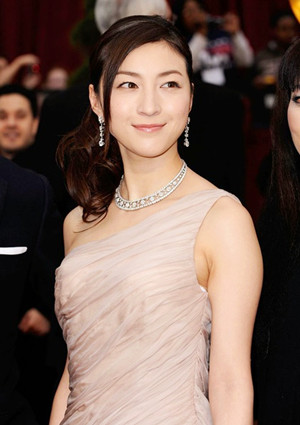 传广末凉子因曝光书 与长泽雅美关系紧张