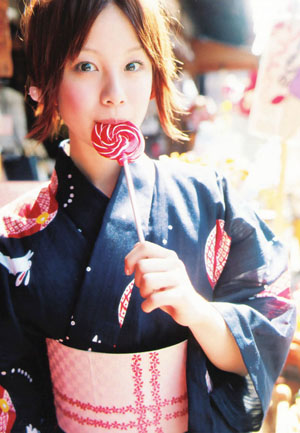 日本夏日烟花祭 浴衣美少女出街