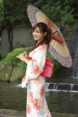 日本夏日烟花祭 浴衣美少女出街