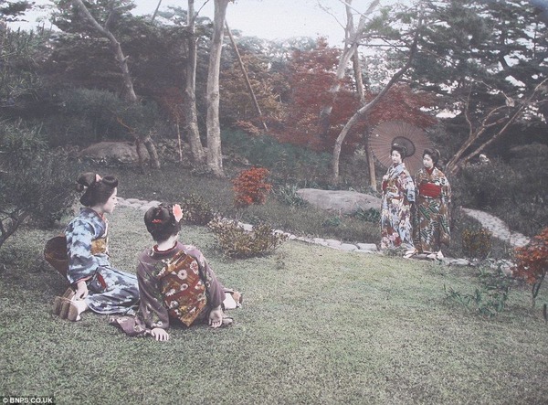 日本100多年前的一组照片被发现