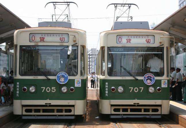 迎七夕广岛市七夕电车开动