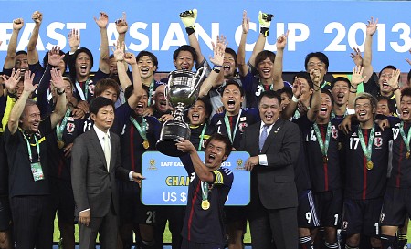 日本男足首夺东亚杯冠军