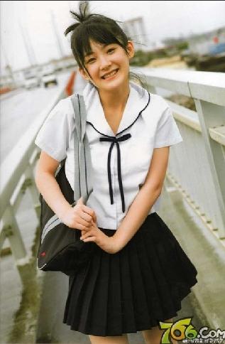 日本女生独爱校服 盘点高中校园里的“制服美少女“