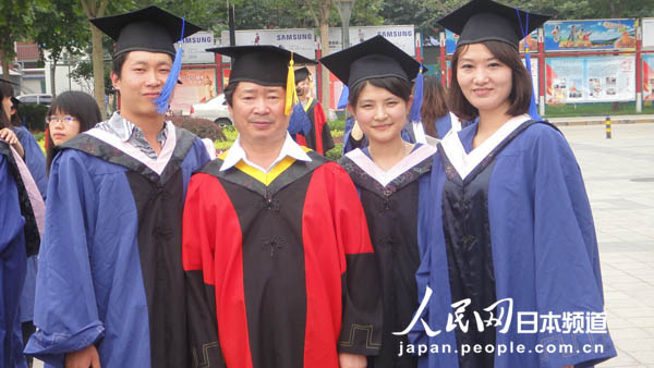 留学14年 誓言拿下日本博士学位的经济学教授李仲生