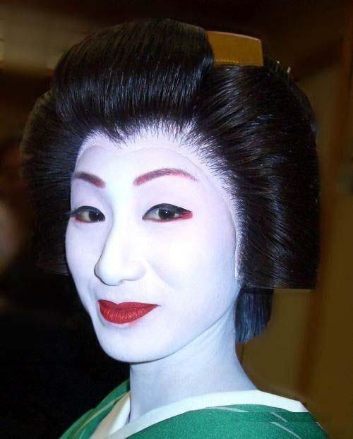 全球最诡异的保养法之一 日本艺妓用鸟屎护肤