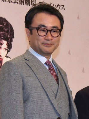 日本剧作家三谷幸喜再婚 年龄相差19岁