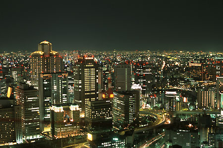 寻找最美的日本城市夜景  梅田空中庭园