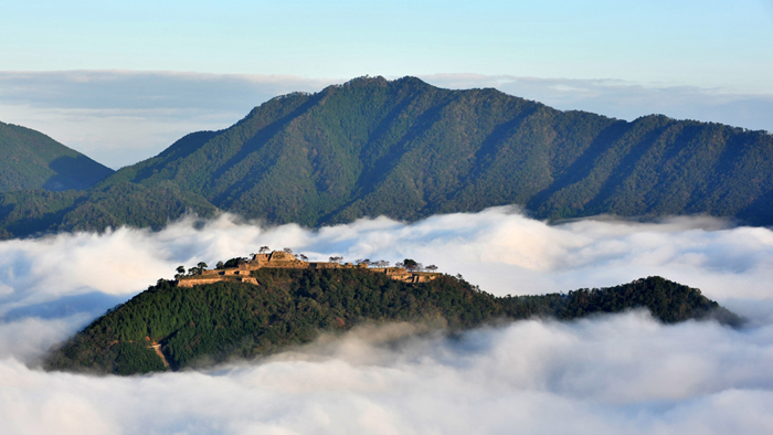 川雾中的“天城古城” 竹田城跡