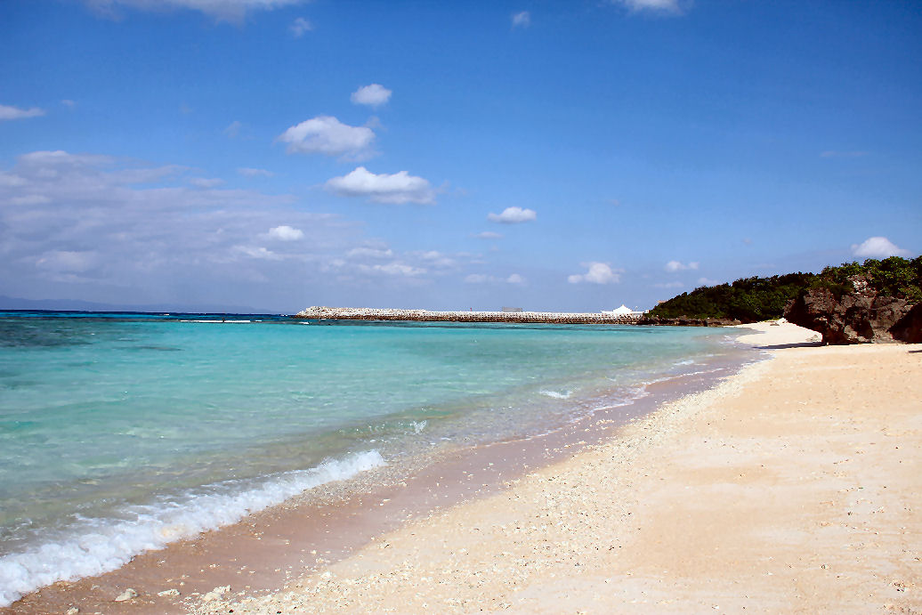 细数冲绳岛上的那些迷人海滩