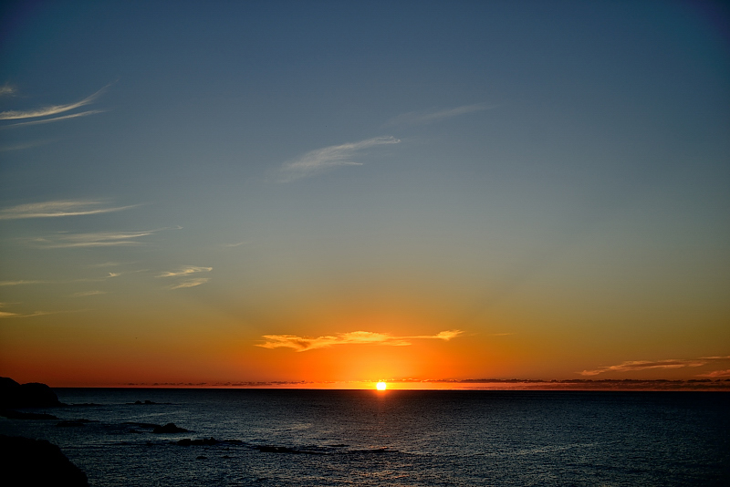 日本山海城市间美轮美奂的日出日落时