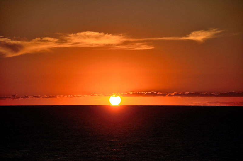 日本山海城市间美轮美奂的日出日落时
