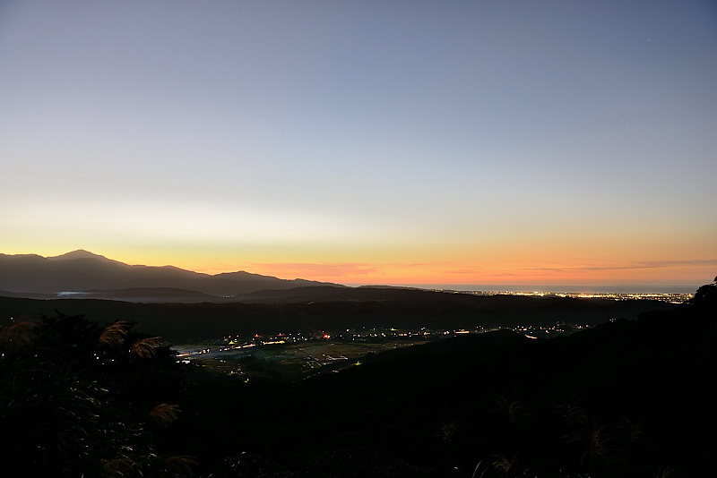 日本山海城市间美轮美奂的日出日落时