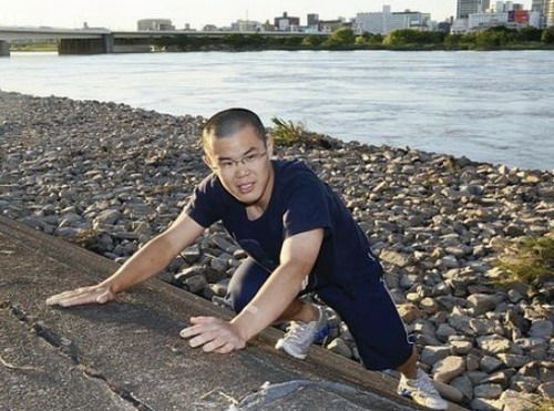 中国留学生跳入河中救日本男孩获盛赞