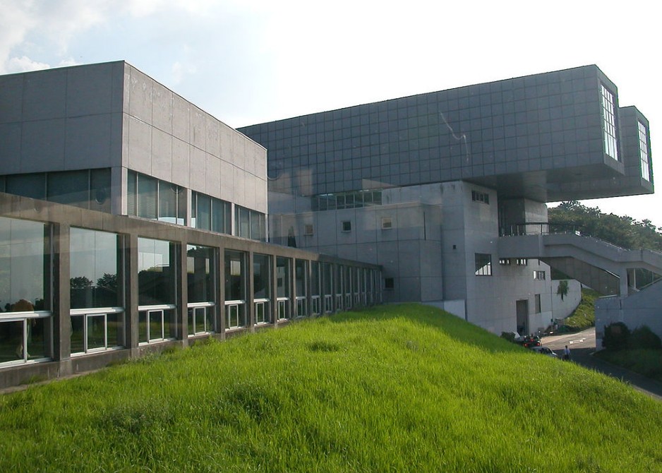 矶崎新建筑掠影 艺术大师眼中的后现代日本