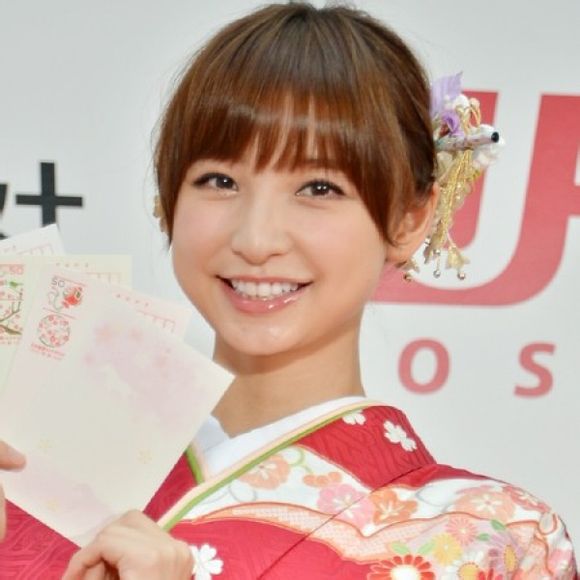 篠田麻里子出席2014年贺年明信片首发仪式