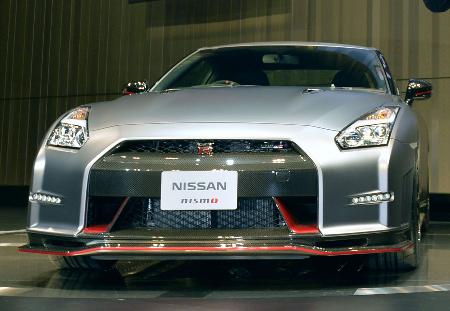 日产汽车推出新型GT-R 动力更强劲