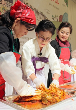 韩国驻日使馆办“泡菜节” 促进两国交流