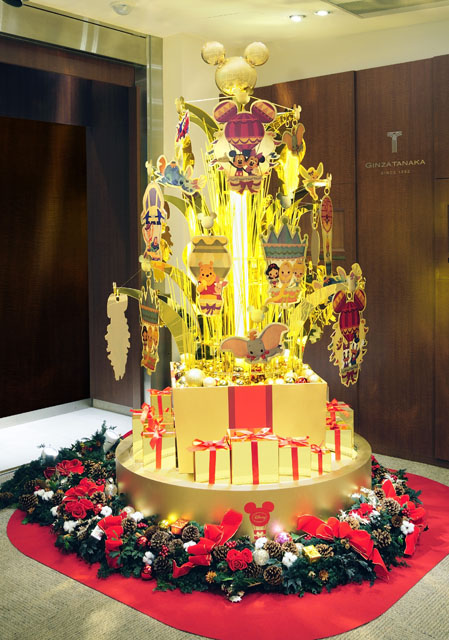 东京迪斯尼打造黄金圣诞 纯金圣诞树总价值过5亿元