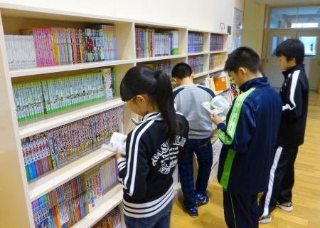 北海道3所小学获匿名男性赠书3000本