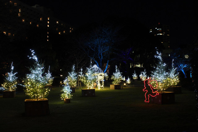东京圣诞冰雕展开幕 巨大冰雕即将亮相