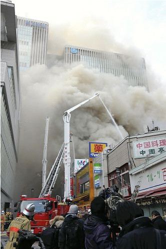 东京有乐町站附近发生火灾 4栋建筑物被烧毁