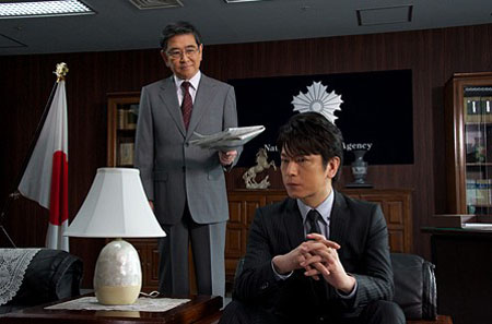 《相棒》剧场版第3弹推出官方Guide Book