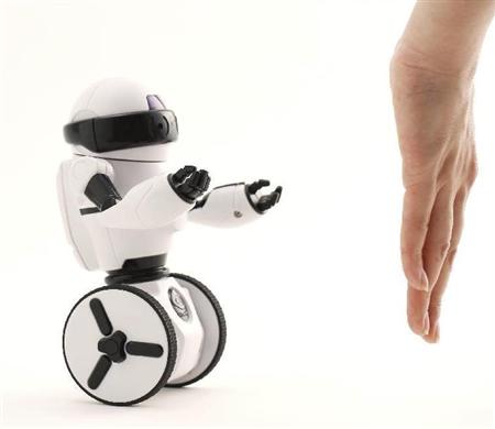 日本多美将发售2款感应机器人玩具