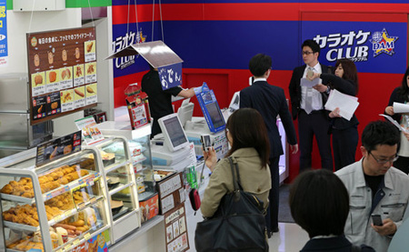 便利店KTV包厢一体化店铺在东京开业