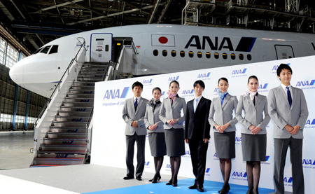 全日空时隔9年推出乘务员新制服