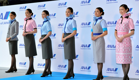 全日空时隔9年推出乘务员新制服