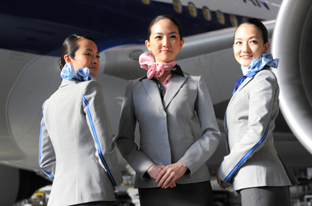 全日空时隔9年推出乘务员新制服