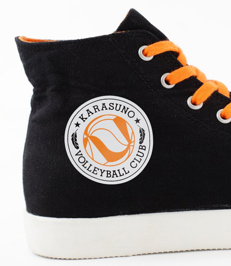 《排球少年》和UBIQ推出联合款帆布鞋