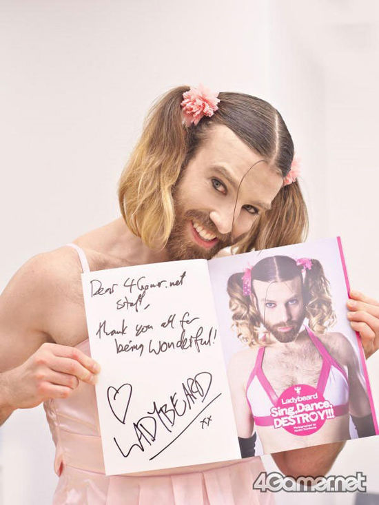 重口味难直视!日本游戏邀“胡子小姐”代言 重口味难直视!日本游戏邀“胡子小姐”代言