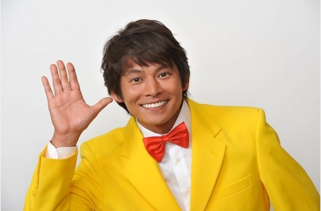 织田裕二以黄色西装出演sp奇迹的教室