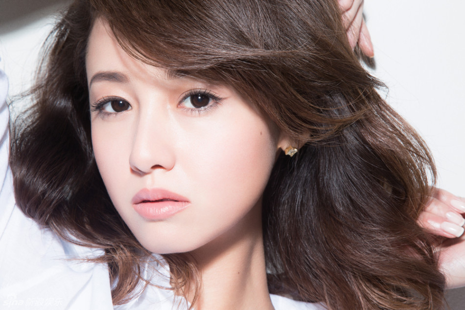 女神泽尻英龙华,佐佐木希上杂志双姝争艳 - 日本通