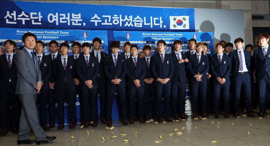 巴西世界杯：日韩球星回国待遇大不同