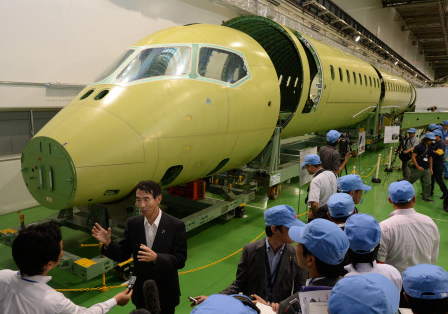三菱飞机与东方航空签订MRJ客机销售备忘录