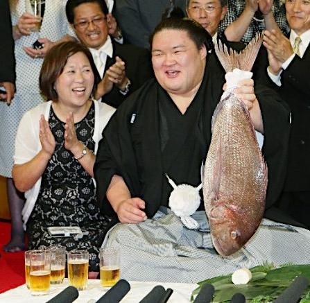 日本大阪相扑选手豪荣道荣升大关