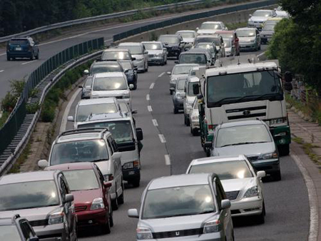 日本调查：堵车时男生最不爱听女友哪些唠叨