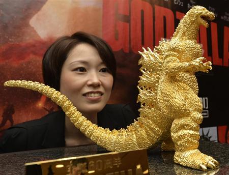 日本近铁百货展出纯金哥斯拉价值15亿日元
