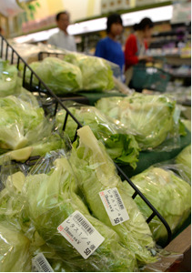 台风和持续降雨导致日本蔬菜价格大涨