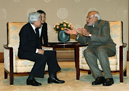 日本天皇会见印度总理 望加强两国交流