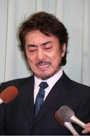 市村正亲泪洒现场 称妻子筱原凉子为“恩人”