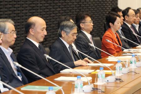 日本银行行长黑田东彦维持经济复苏观点