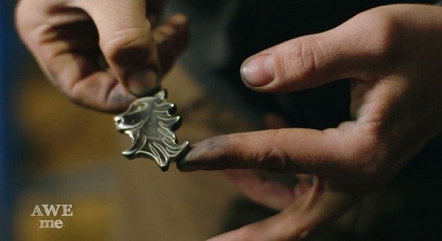 海外锻造职人再现《最终幻想8》中枪刃武器