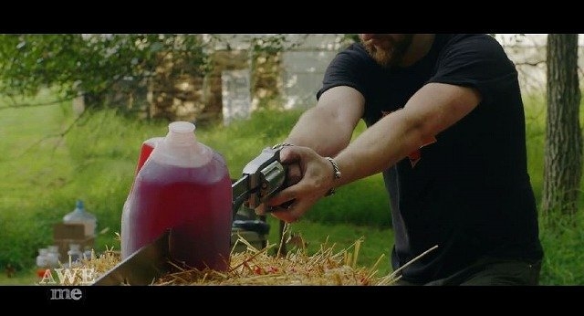 海外锻造职人再现《最终幻想8》中枪刃武器