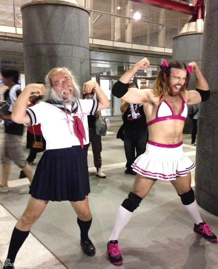 狗眼已瞎！水手服爷爷会师大胡子辣妹