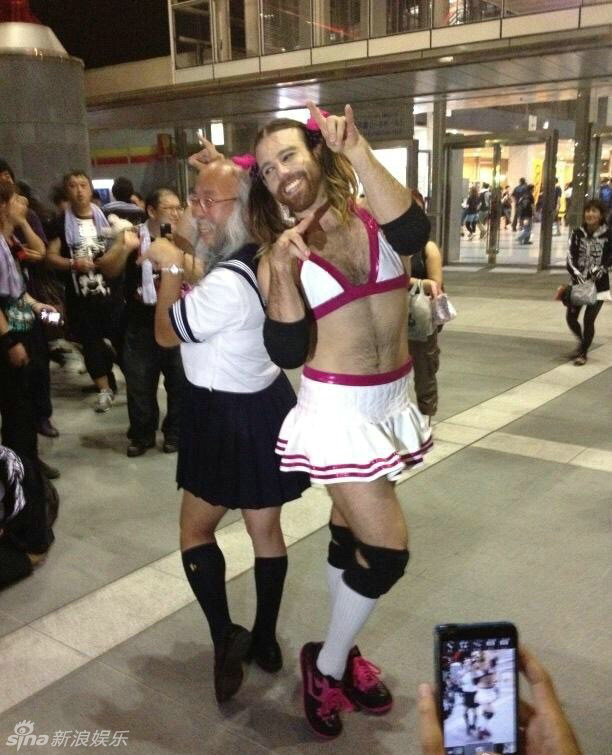 狗眼已瞎！水手服爷爷会师大胡子辣妹